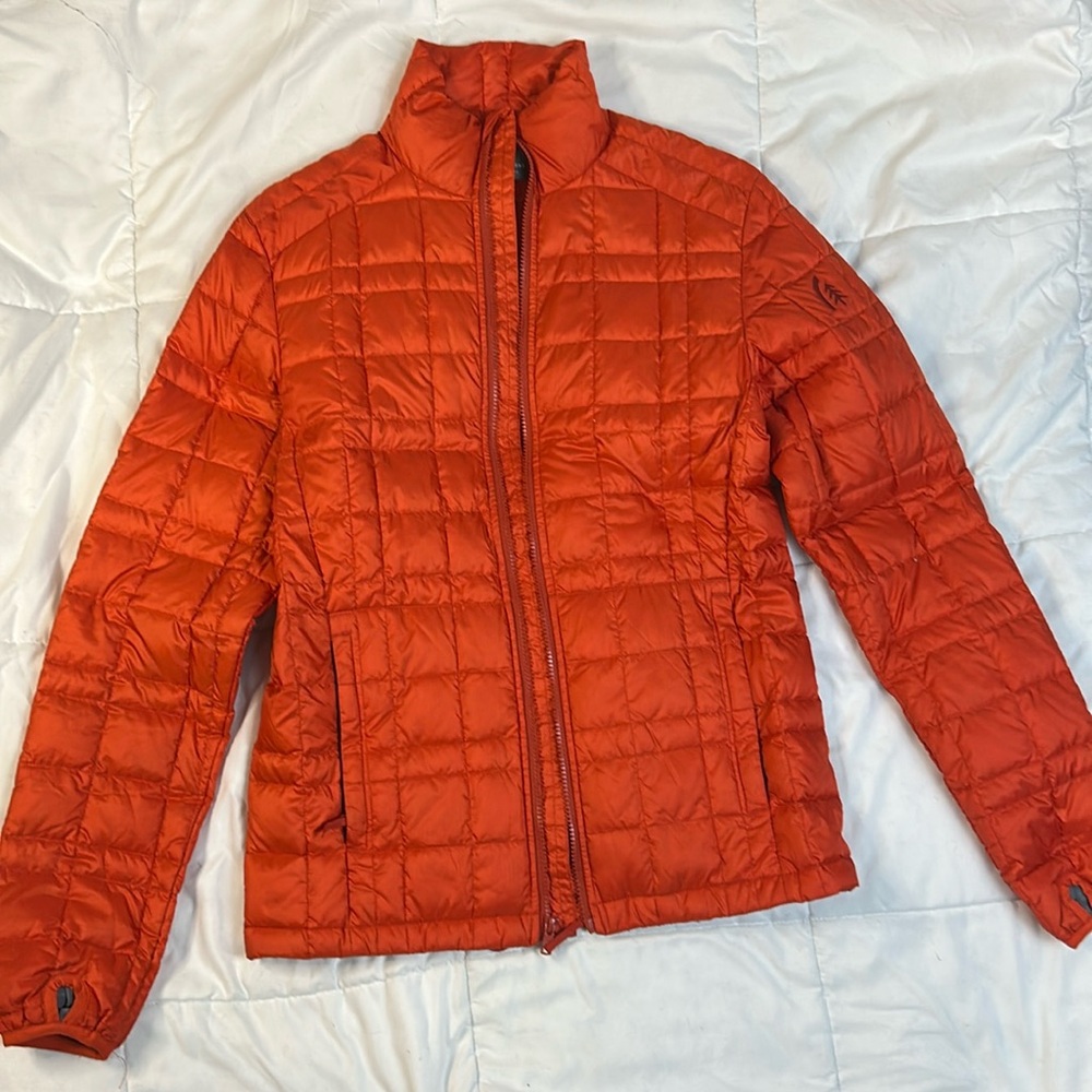 Mens Sierra Designs packable lightweight down jacket. Orange. Size S.